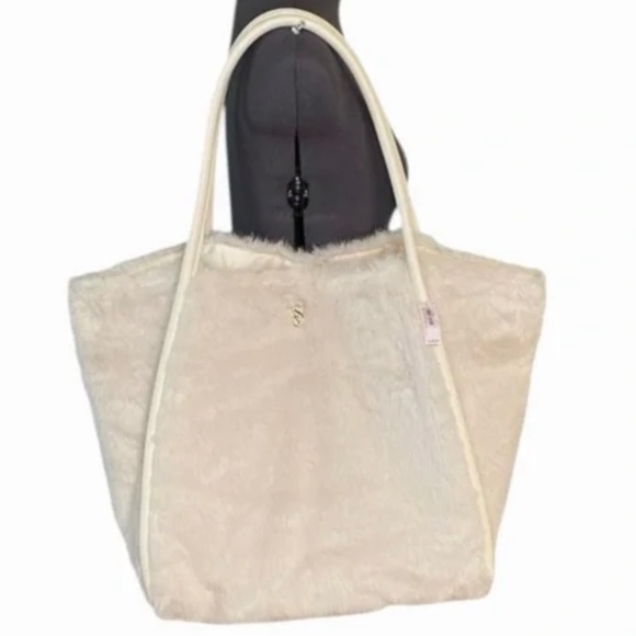 NWT Victoria's Secret Ivory Cream Luxe Fuzzy Soft Faux Fur Tote Travel Bag 2025 - Picture 11 of 14